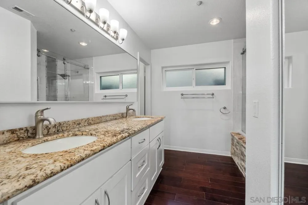 1229 La Mesa Spring Valley, CA 91977
