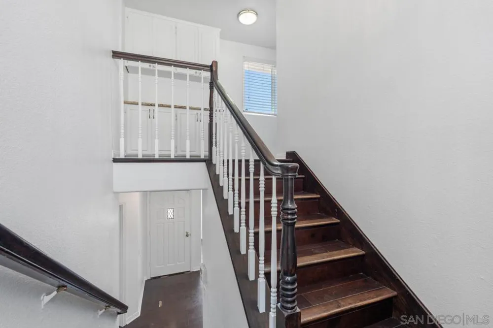 1229 La Mesa Spring Valley, CA 91977
