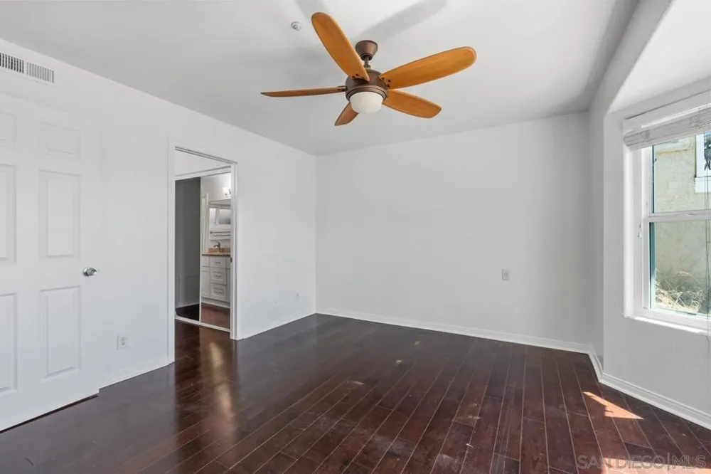 1229 La Mesa Spring Valley, CA 91977