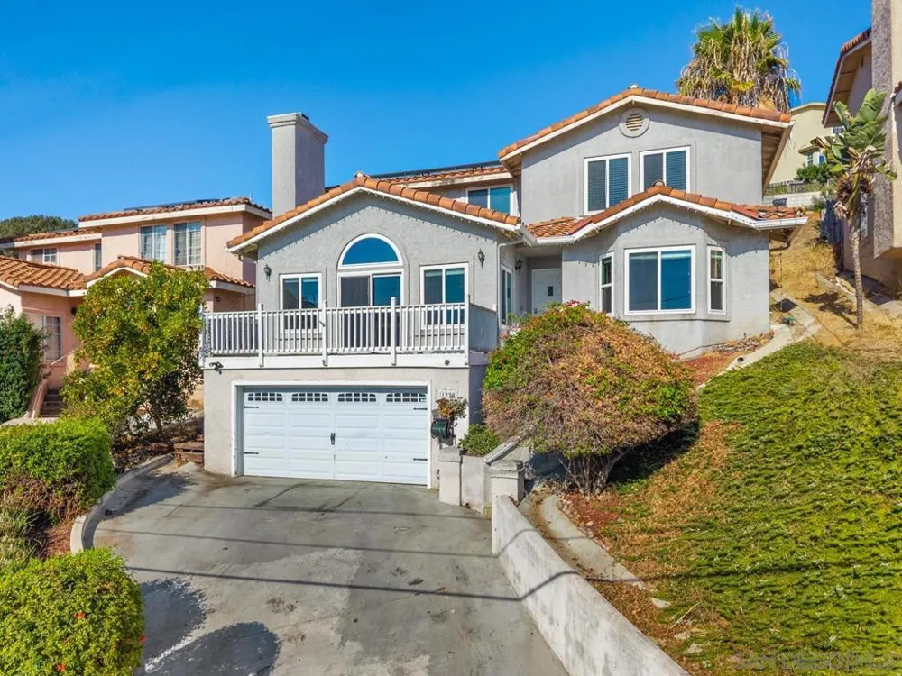1229 La Mesa Spring Valley, CA 91977