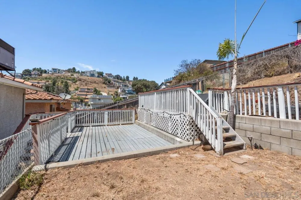 1229 La Mesa Spring Valley, CA 91977