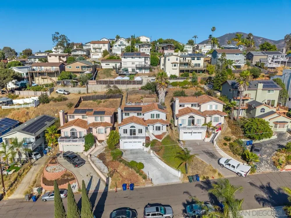 1229 La Mesa Spring Valley, CA 91977