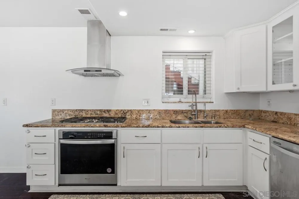 1229 La Mesa Spring Valley, CA 91977