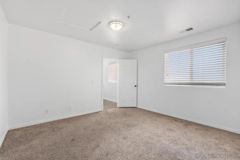 1229 La Mesa Spring Valley, CA 91977