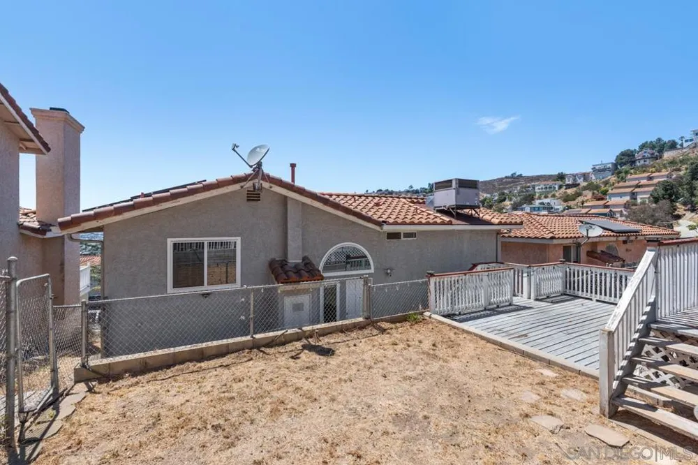 1229 La Mesa Spring Valley, CA 91977