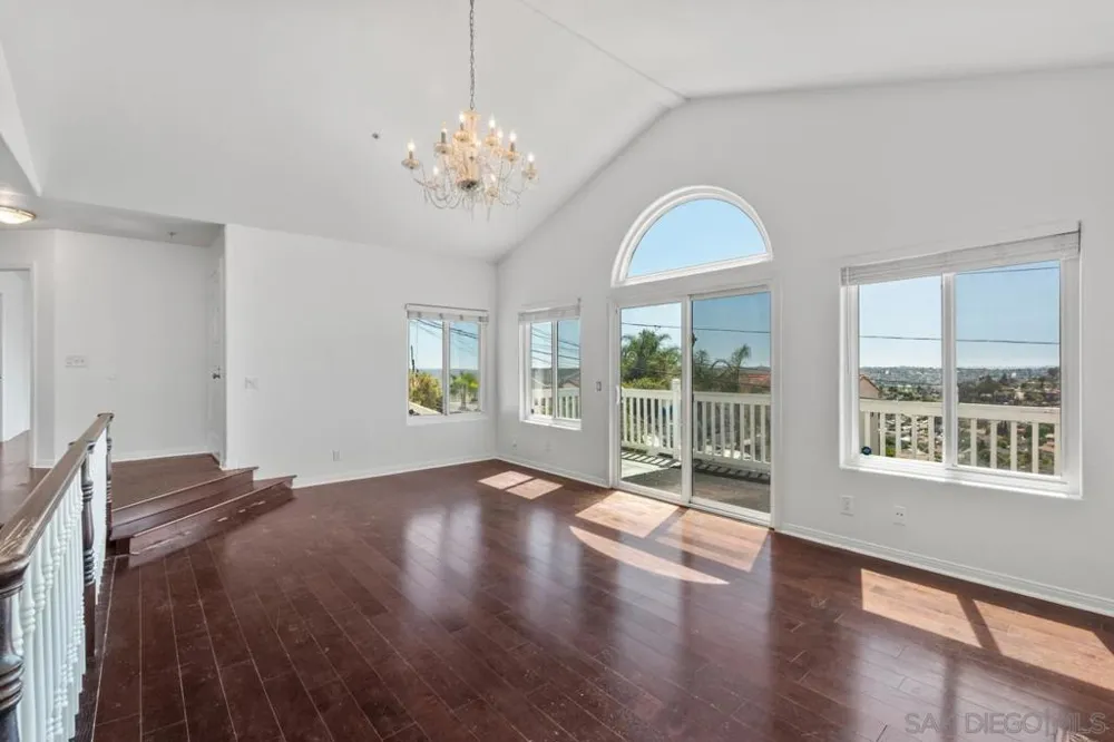 1229 La Mesa Spring Valley, CA 91977