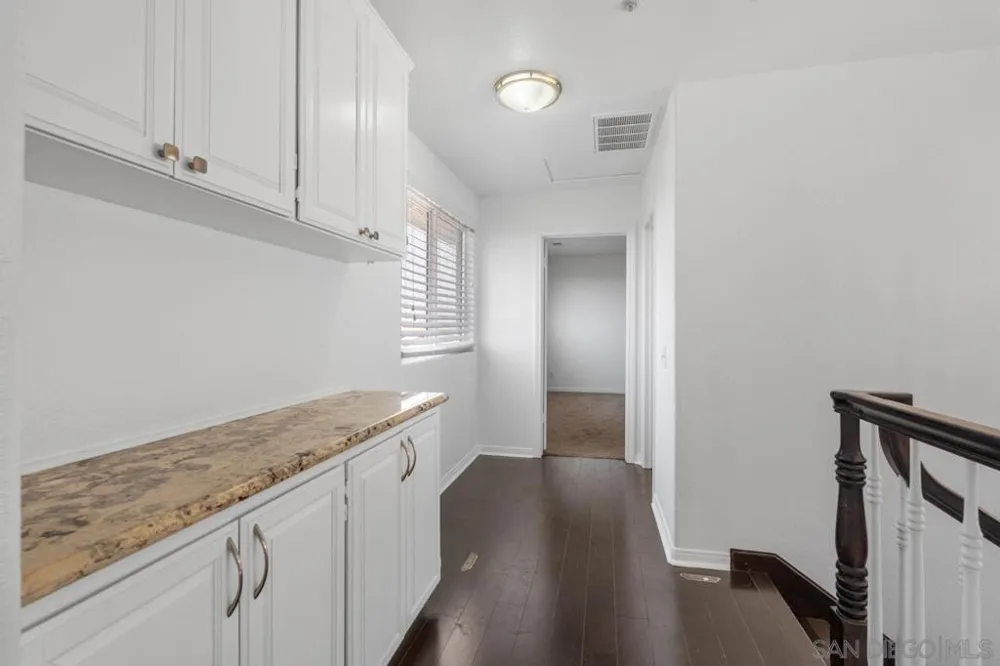1229 La Mesa Spring Valley, CA 91977