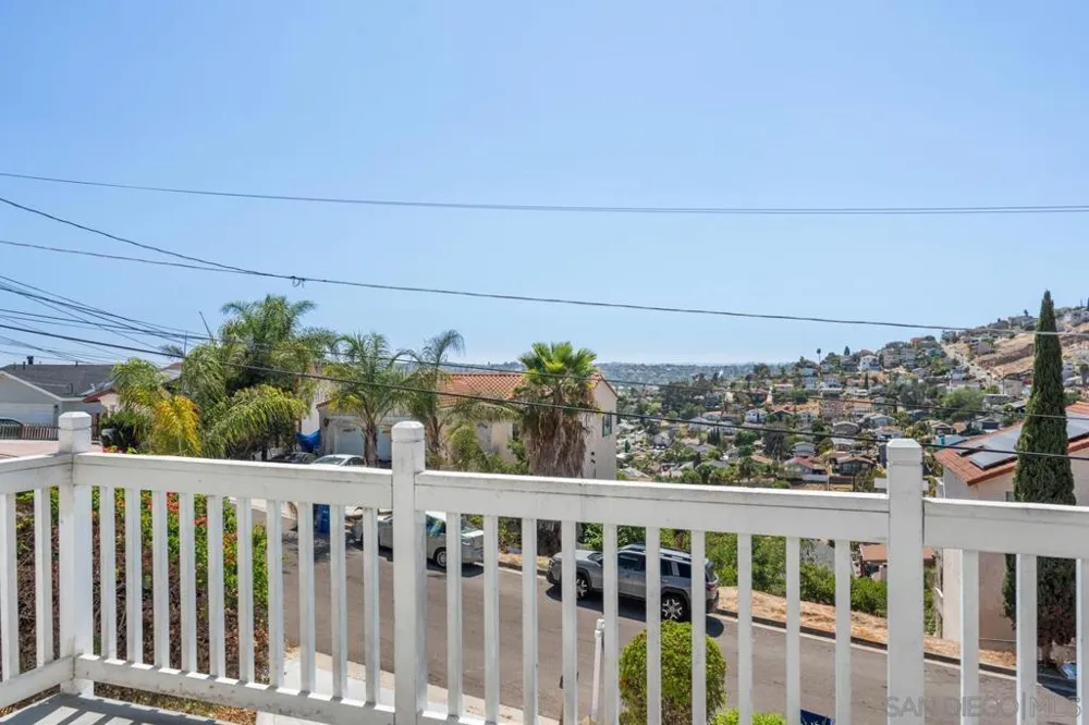 1229 La Mesa Spring Valley, CA 91977