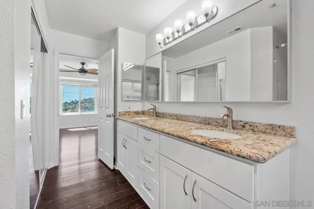 1229 La Mesa Spring Valley, CA 91977