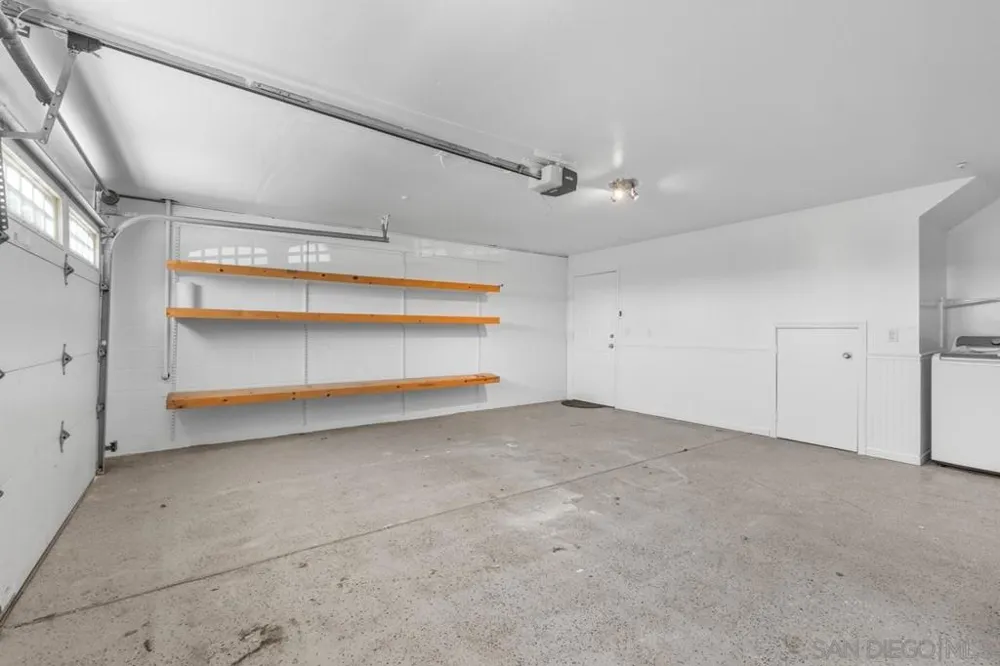 1229 La Mesa Spring Valley, CA 91977