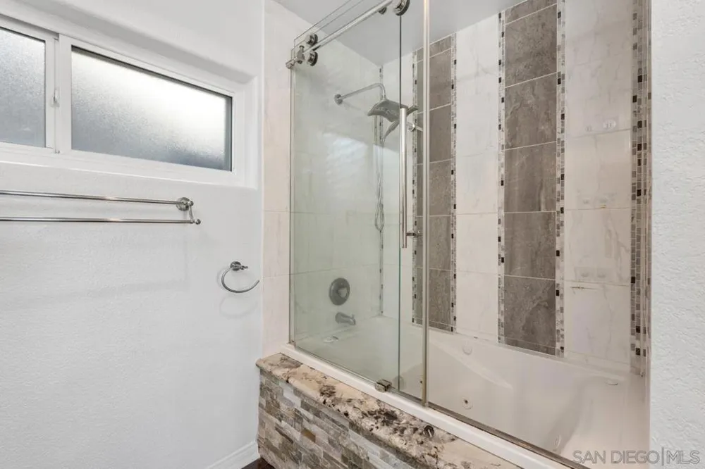 1229 La Mesa Spring Valley, CA 91977