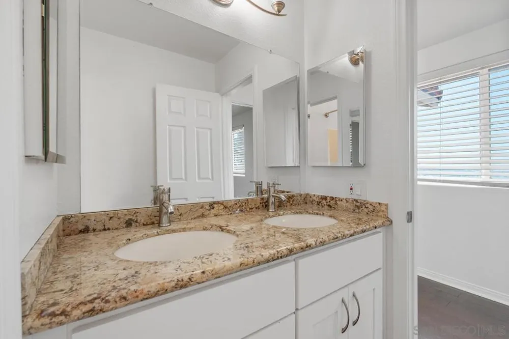 1229 La Mesa Spring Valley, CA 91977