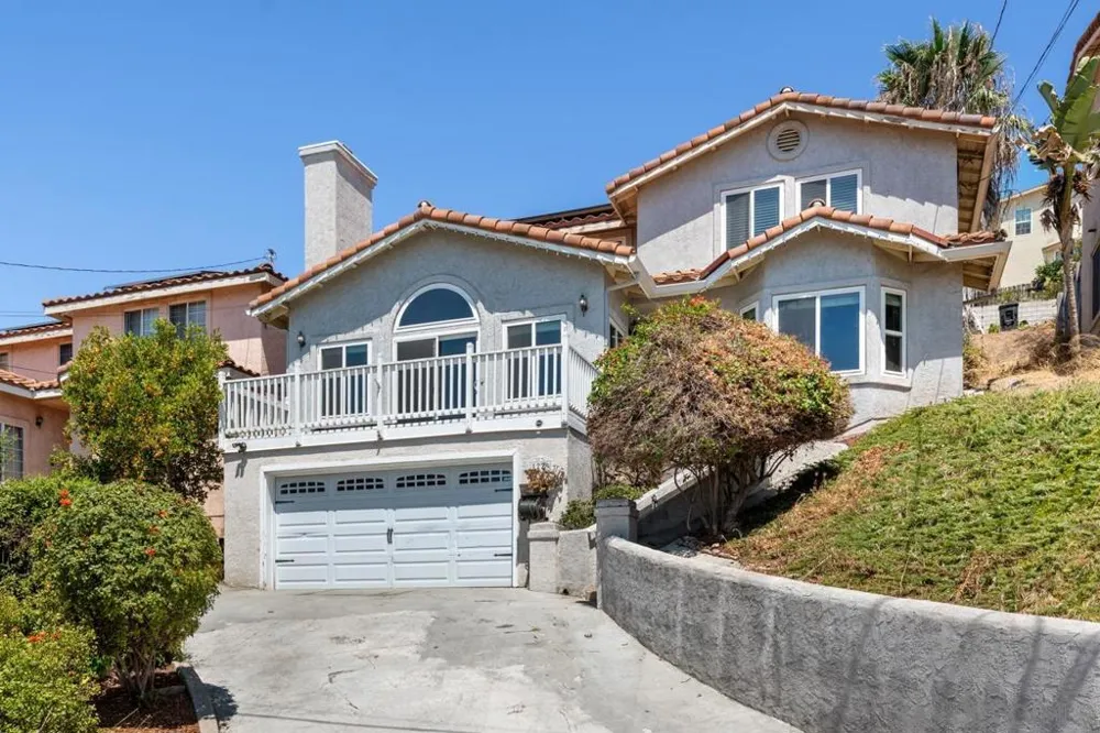 1229 La Mesa Spring Valley, CA 91977