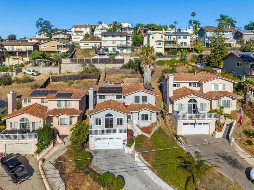 1229 La Mesa Spring Valley, CA 91977
