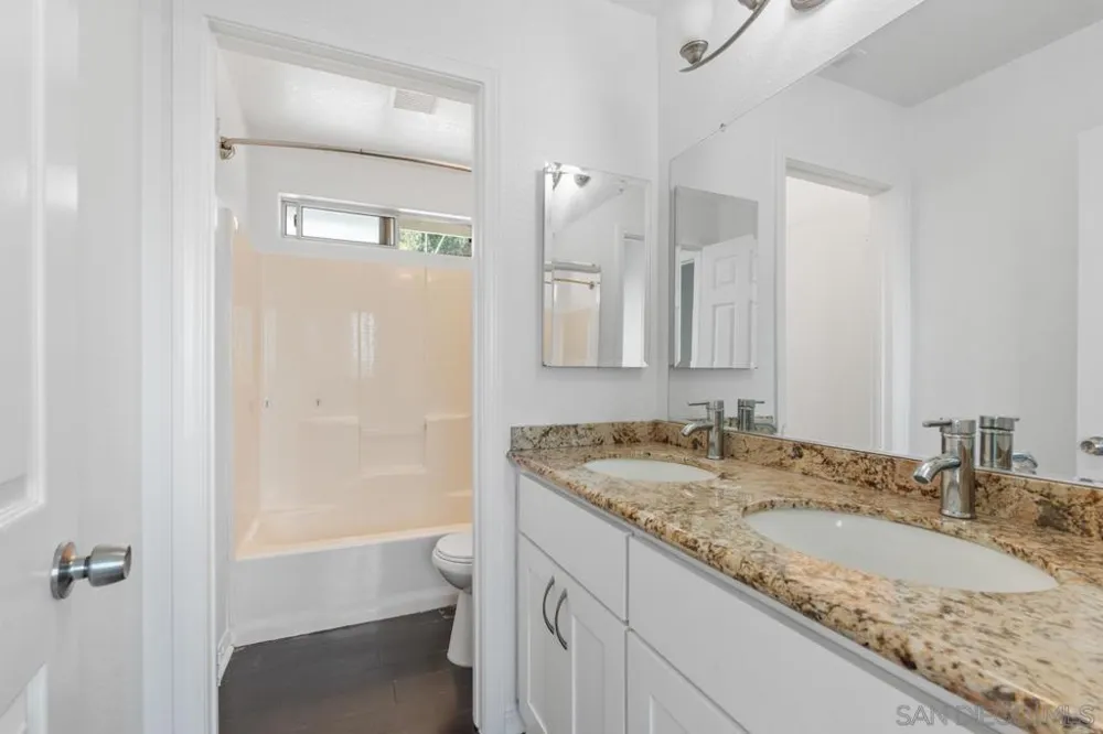 1229 La Mesa Spring Valley, CA 91977