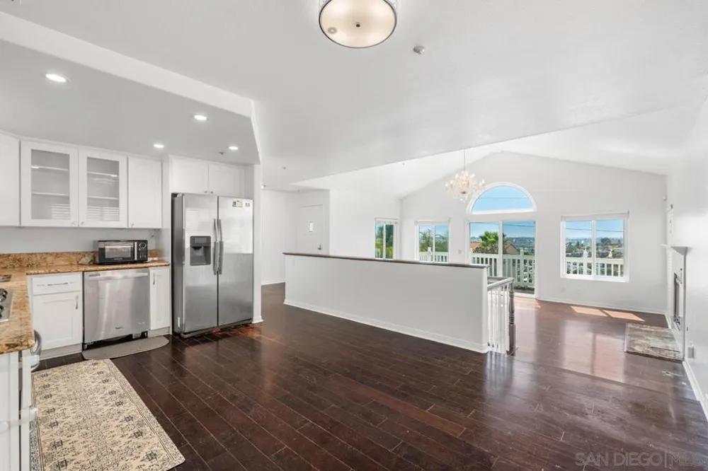 1229 La Mesa Spring Valley, CA 91977