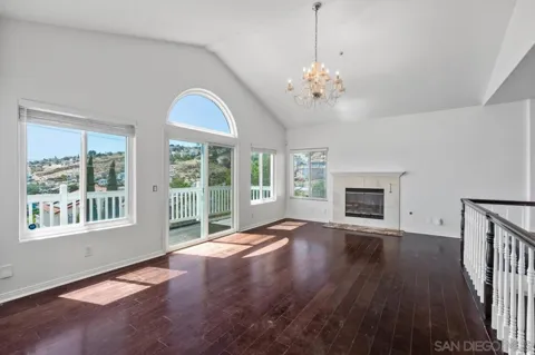 1229 La Mesa