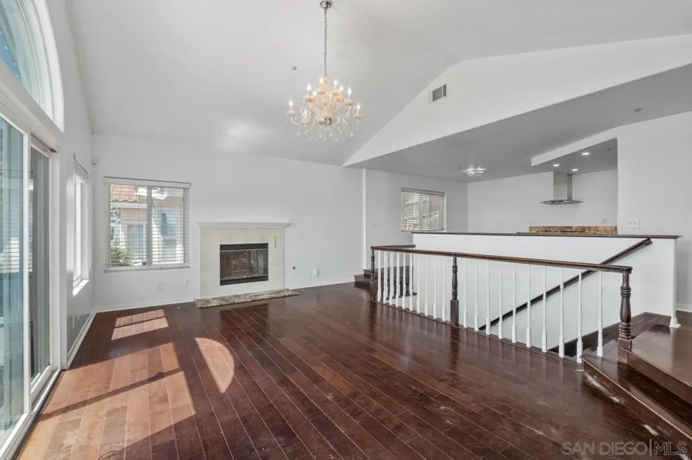 1229 La Mesa Spring Valley, CA 91977