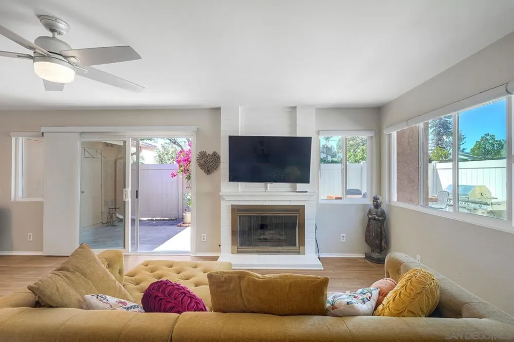 1906 Park Dale Ln Encinitas, CA 92024