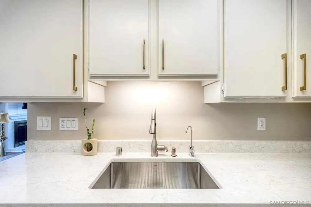 1906 Park Dale Ln Encinitas, CA 92024