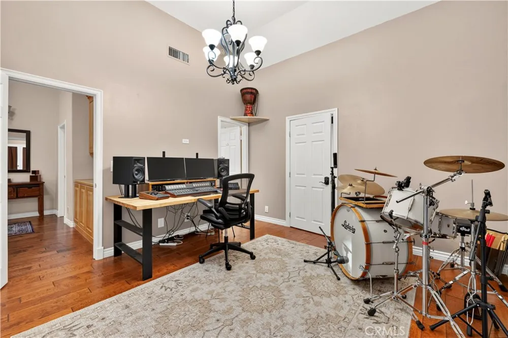24611 Brittany Lane Newhall, CA 91321