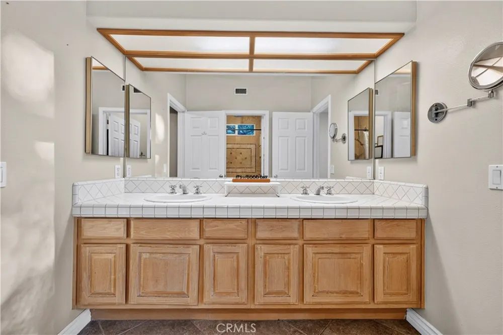 24611 Brittany Lane Newhall, CA 91321