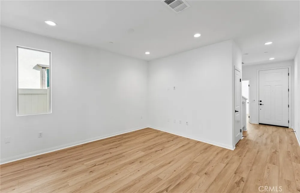 4246 East Flutter Privado Ontario, CA 91761