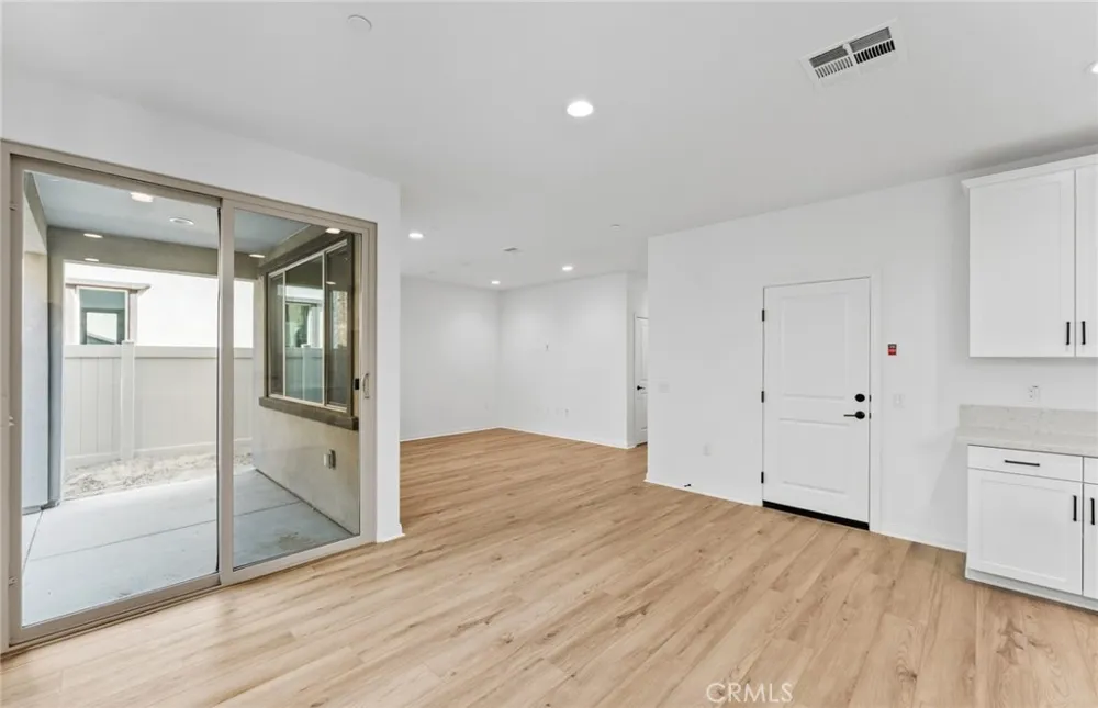 4246 East Flutter Privado Ontario, CA 91761
