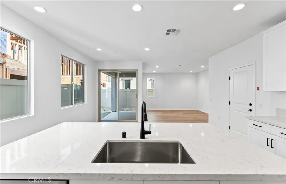 4246 East Flutter Privado Ontario, CA 91761