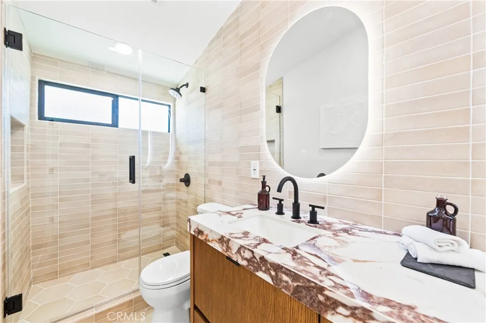 213 Wellesley Costa Mesa, CA 92626