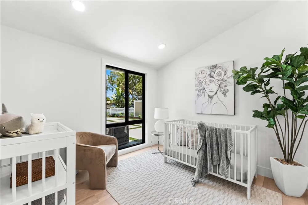 213 Wellesley Costa Mesa, CA 92626