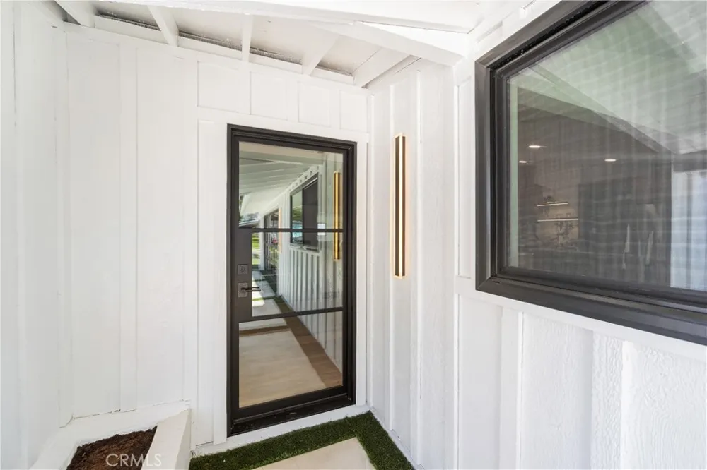 213 Wellesley Costa Mesa, CA 92626