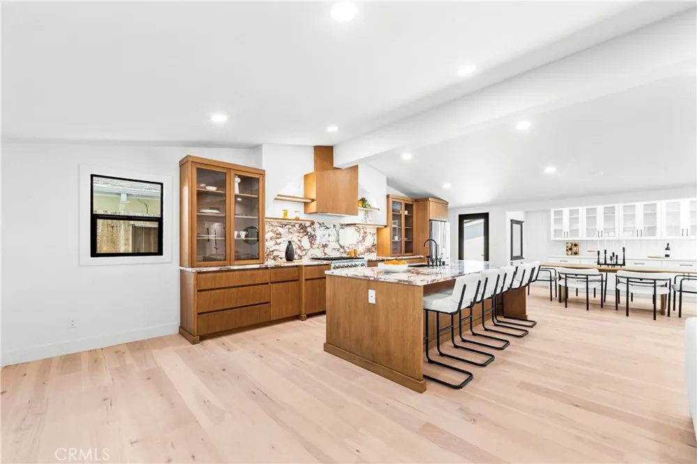 213 Wellesley Costa Mesa, CA 92626
