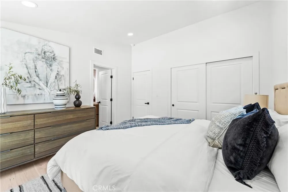 213 Wellesley Costa Mesa, CA 92626