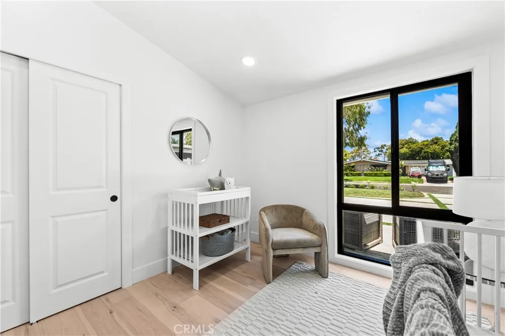 213 Wellesley Costa Mesa, CA 92626