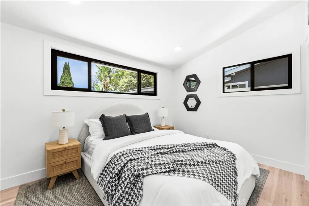 213 Wellesley Costa Mesa, CA 92626