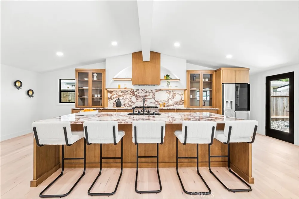 213 Wellesley Costa Mesa, CA 92626
