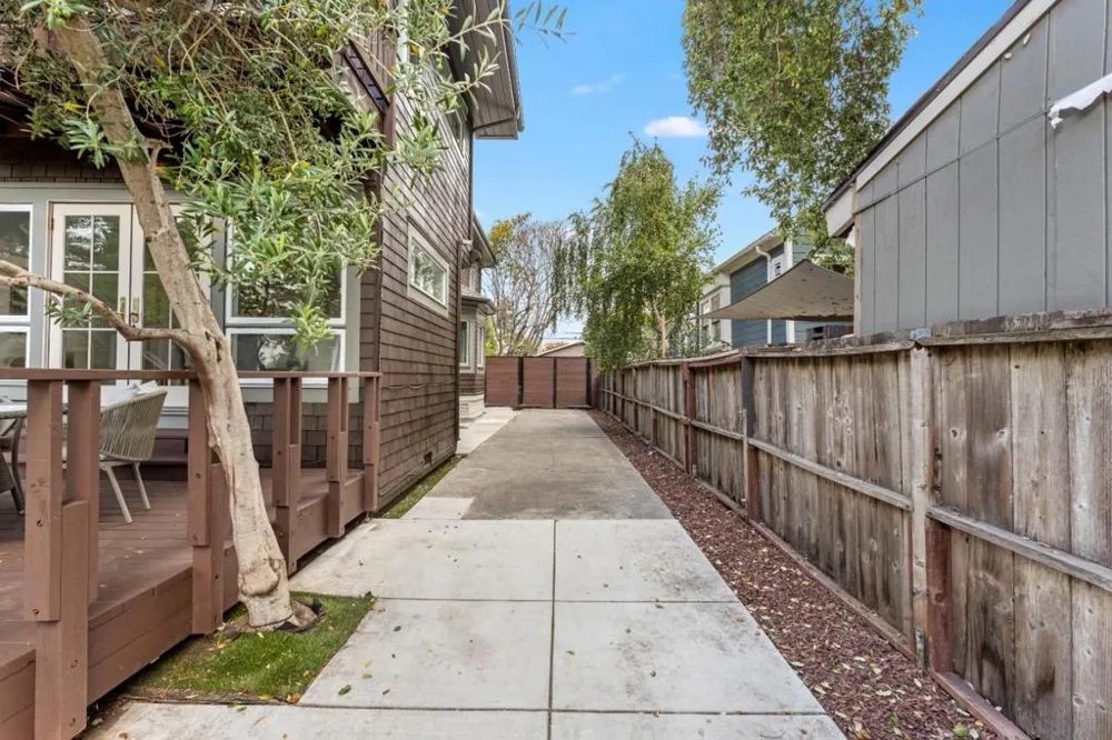 2226 Blake Street Berkeley, CA 94704
