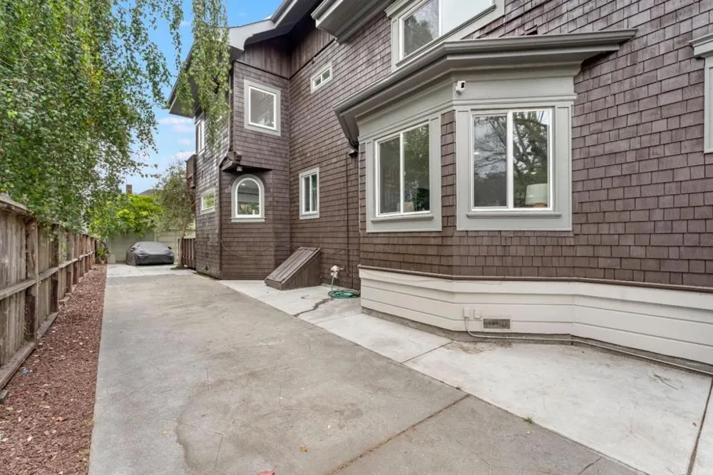 2226 Blake Street Berkeley, CA 94704