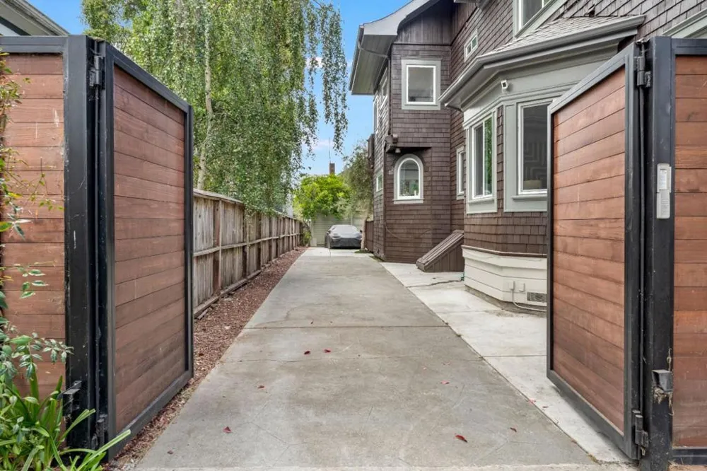 2226 Blake Street Berkeley, CA 94704