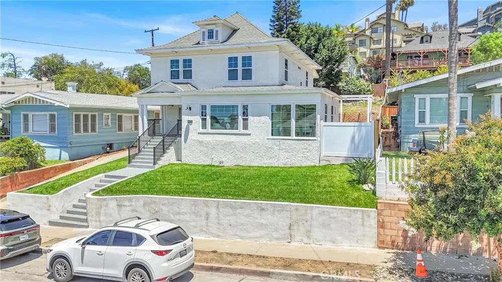 13429 Bailey Whittier, CA 90601