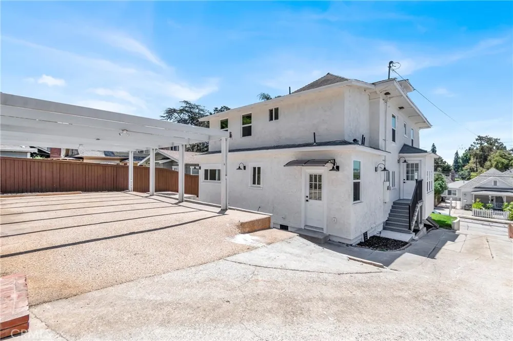 13429 Bailey Whittier, CA 90601