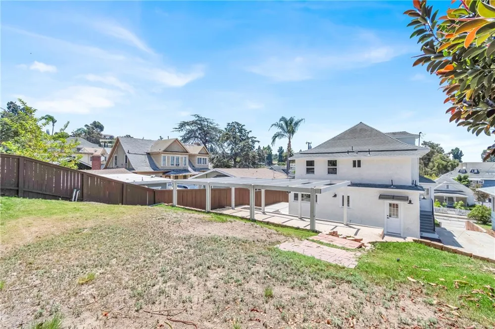 13429 Bailey Whittier, CA 90601