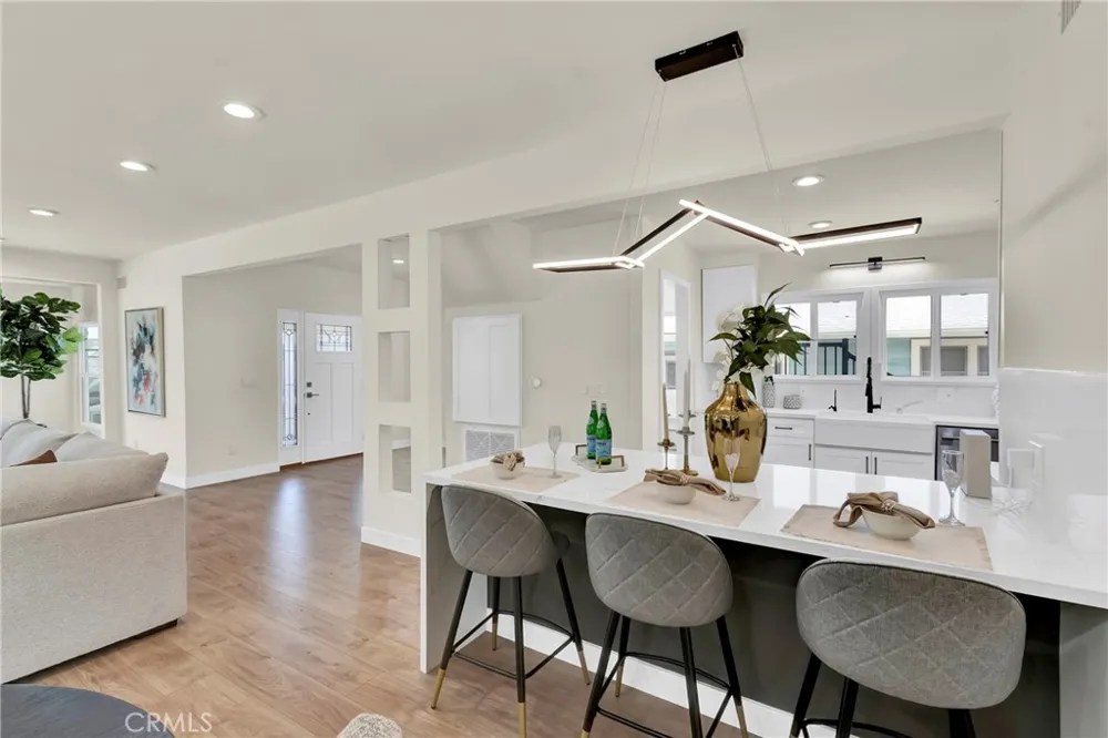 13429 Bailey Whittier, CA 90601