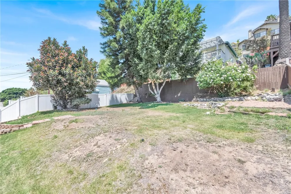 13429 Bailey Whittier, CA 90601