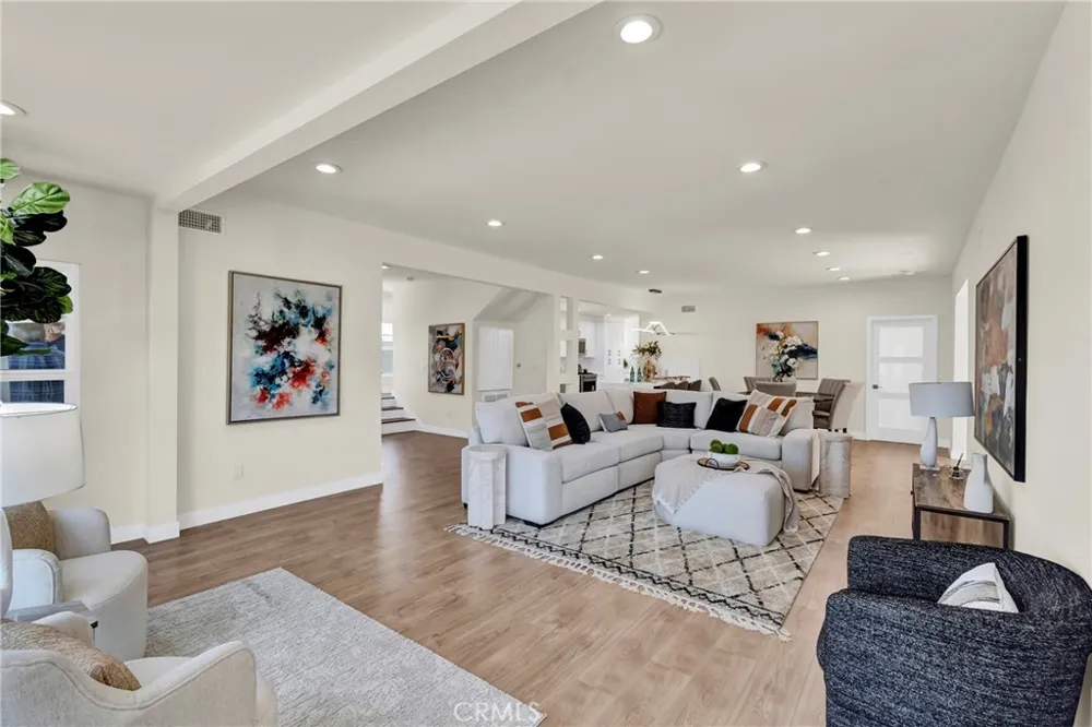 13429 Bailey Whittier, CA 90601