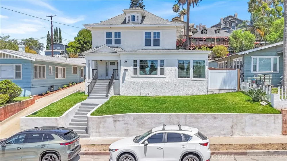 13429 Bailey Whittier, CA 90601