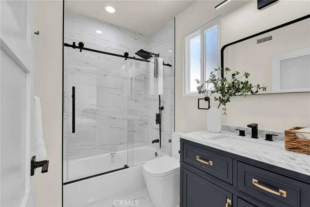 13429 Bailey Whittier, CA 90601