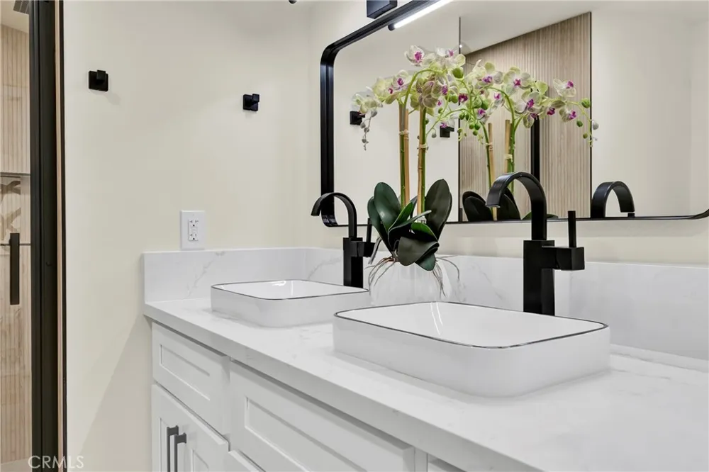 13429 Bailey Whittier, CA 90601