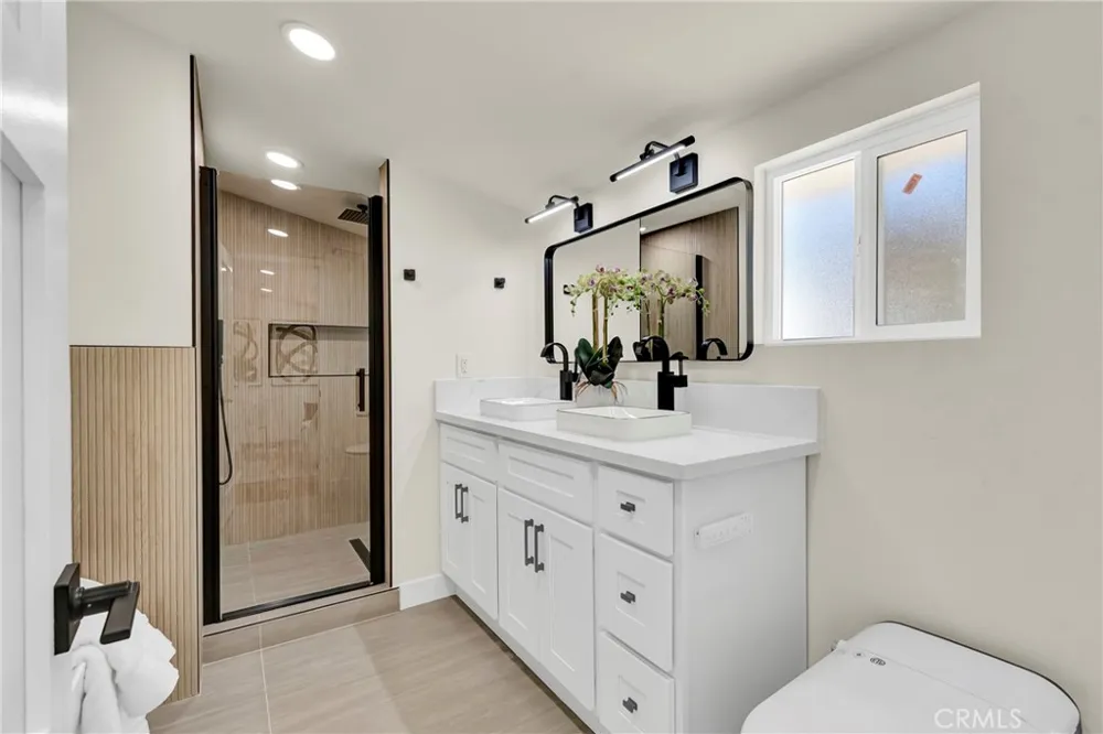 13429 Bailey Whittier, CA 90601